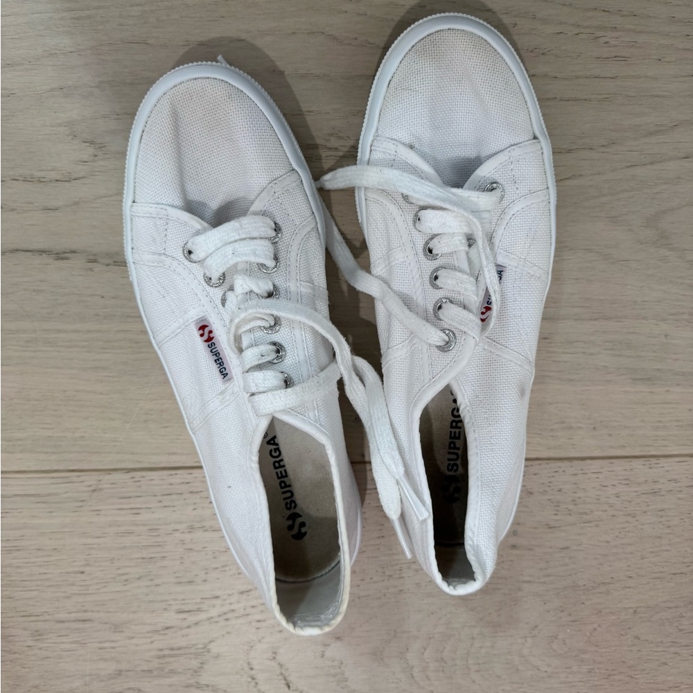 White superga shoe size 40 good condition